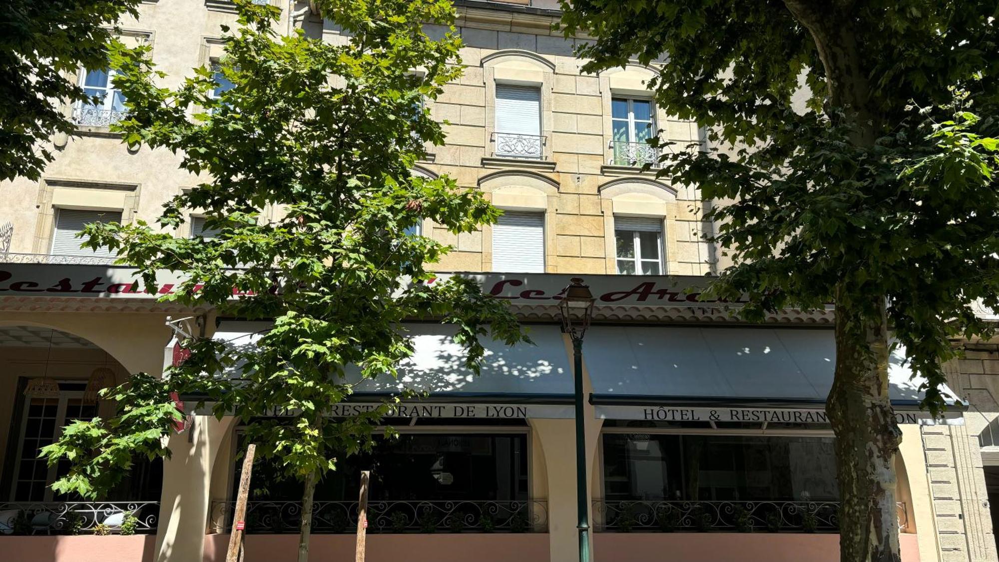 Logis Hotel Restaurant Grand Hotel De Lyon Vals-les-Bains Kültér fotó