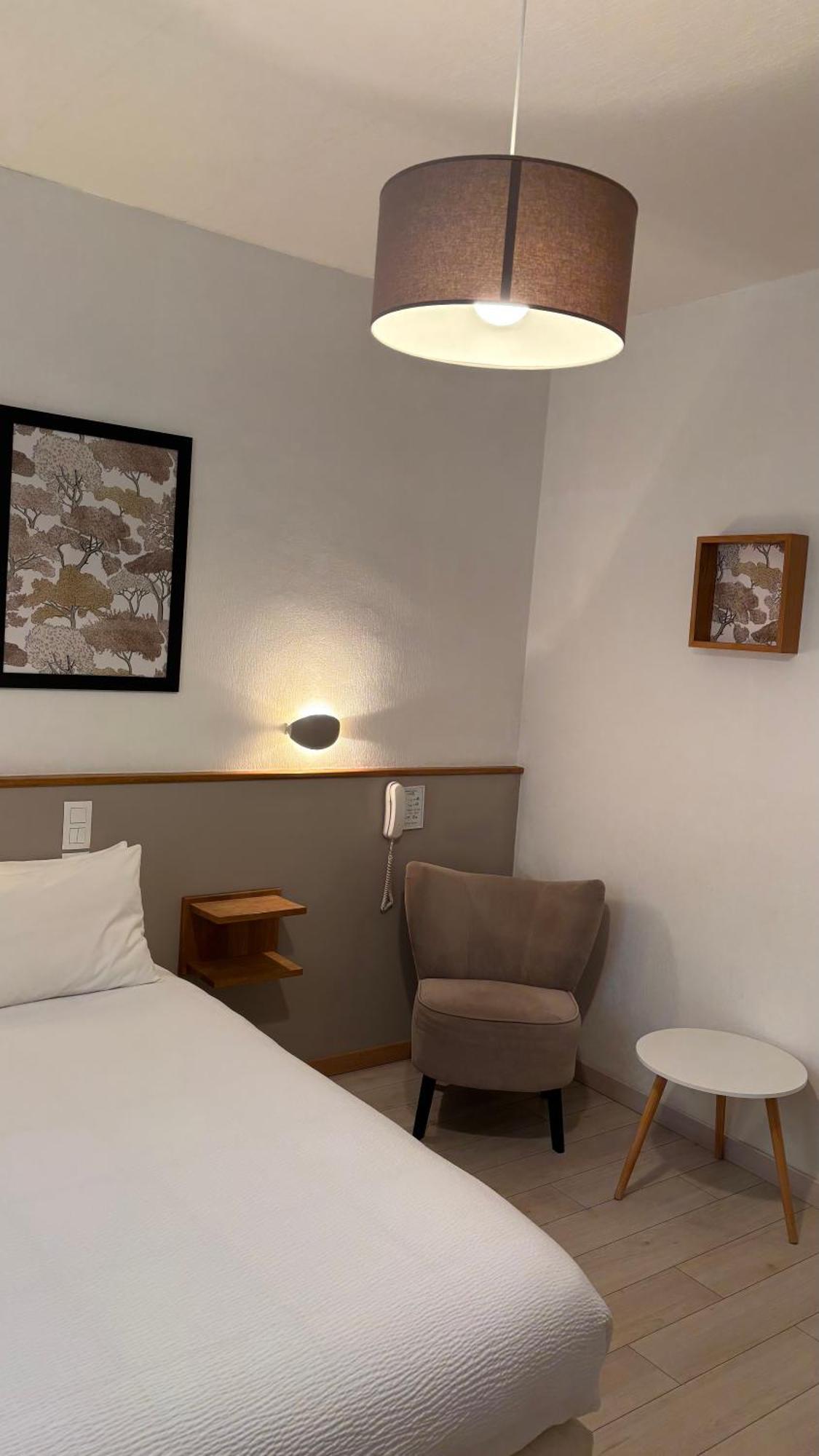 Logis Hotel Restaurant Grand Hotel De Lyon Vals-les-Bains Kültér fotó