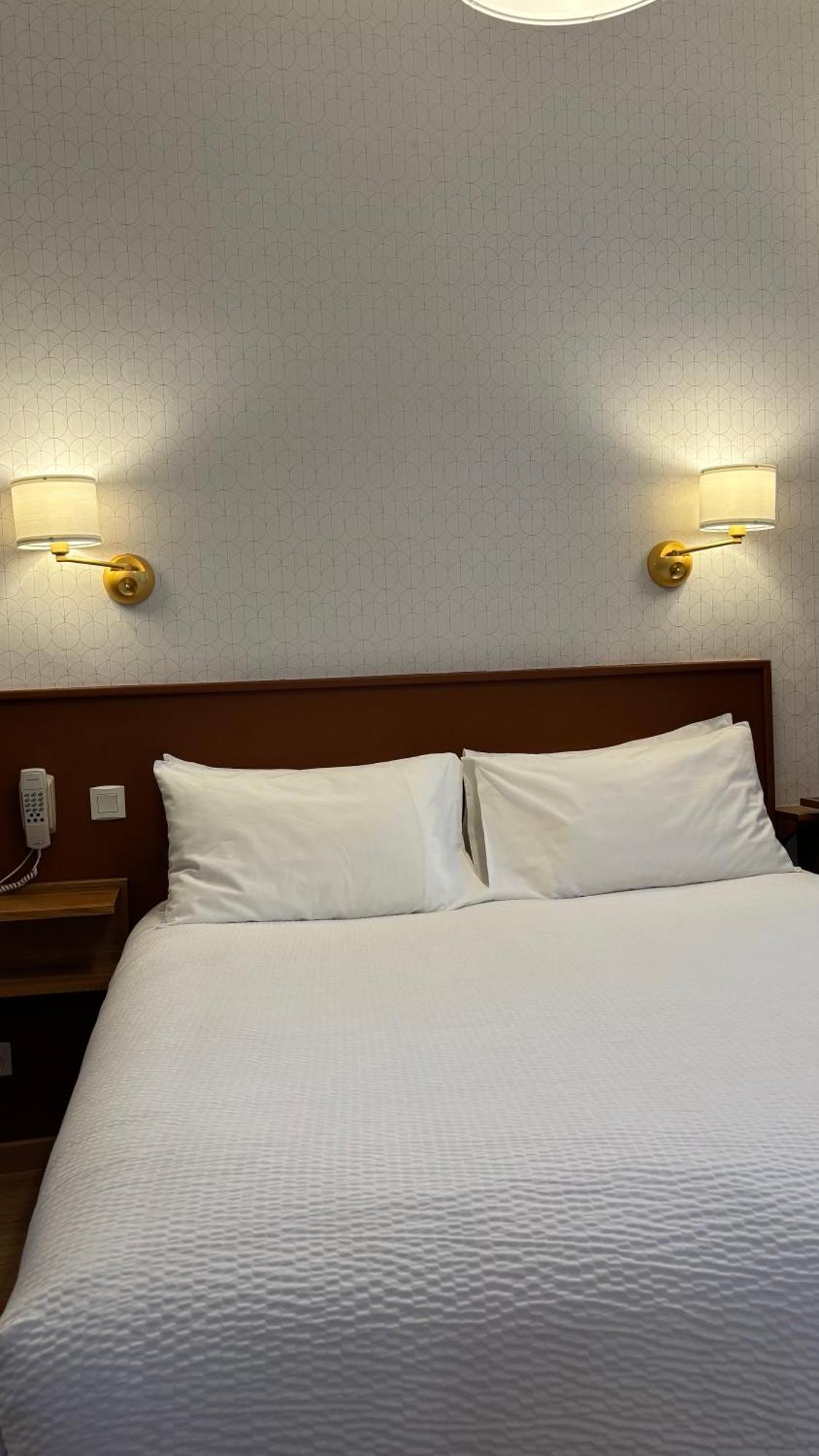 Logis Hotel Restaurant Grand Hotel De Lyon Vals-les-Bains Kültér fotó
