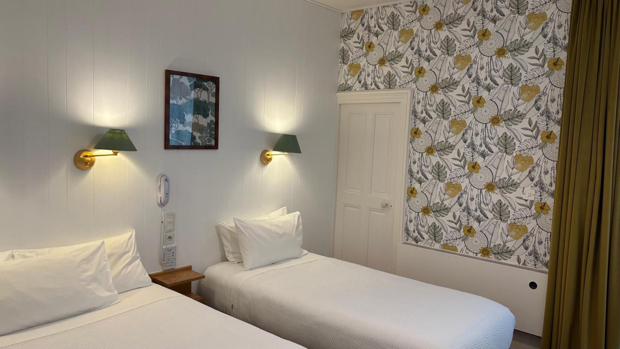 Logis Hotel Restaurant Grand Hotel De Lyon Vals-les-Bains Kültér fotó
