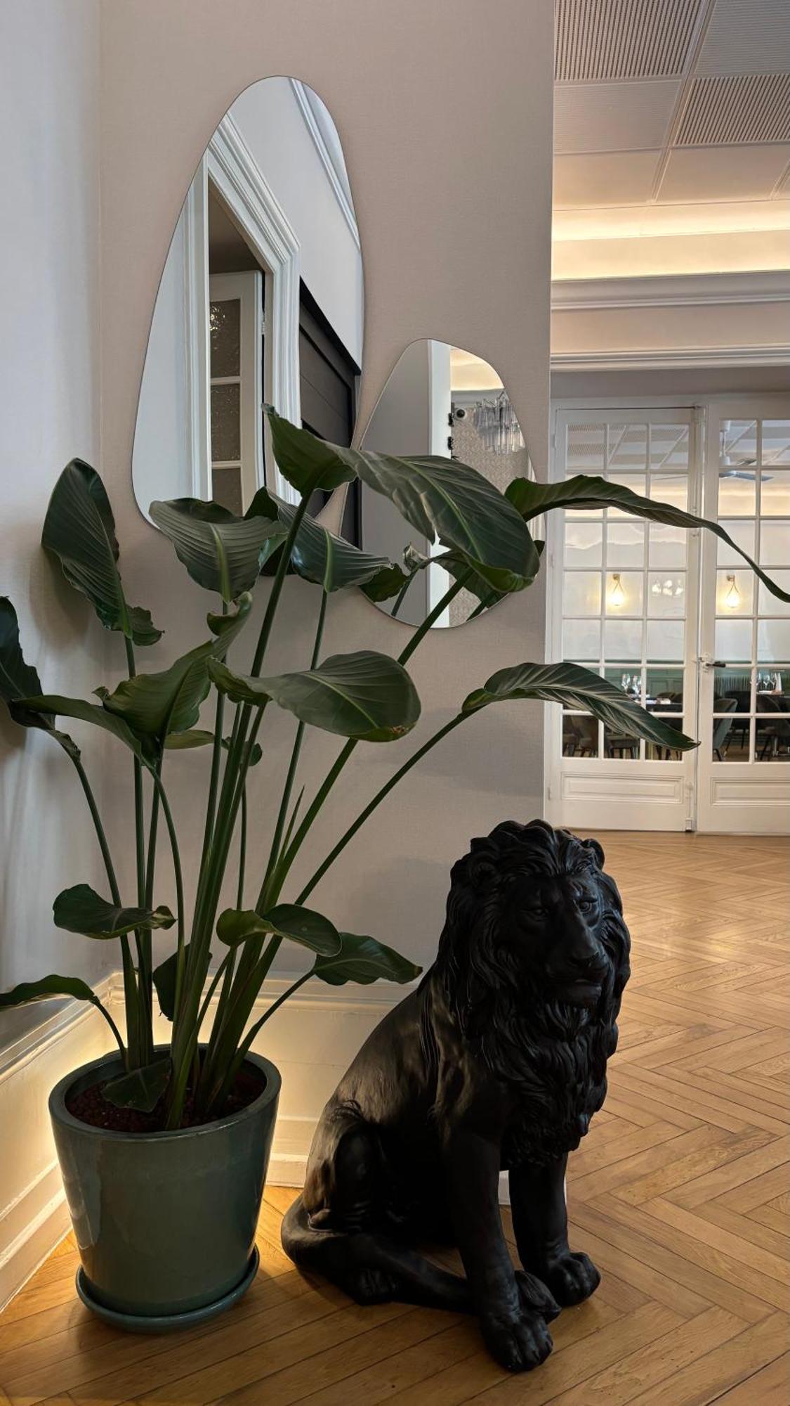 Logis Hotel Restaurant Grand Hotel De Lyon Vals-les-Bains Kültér fotó